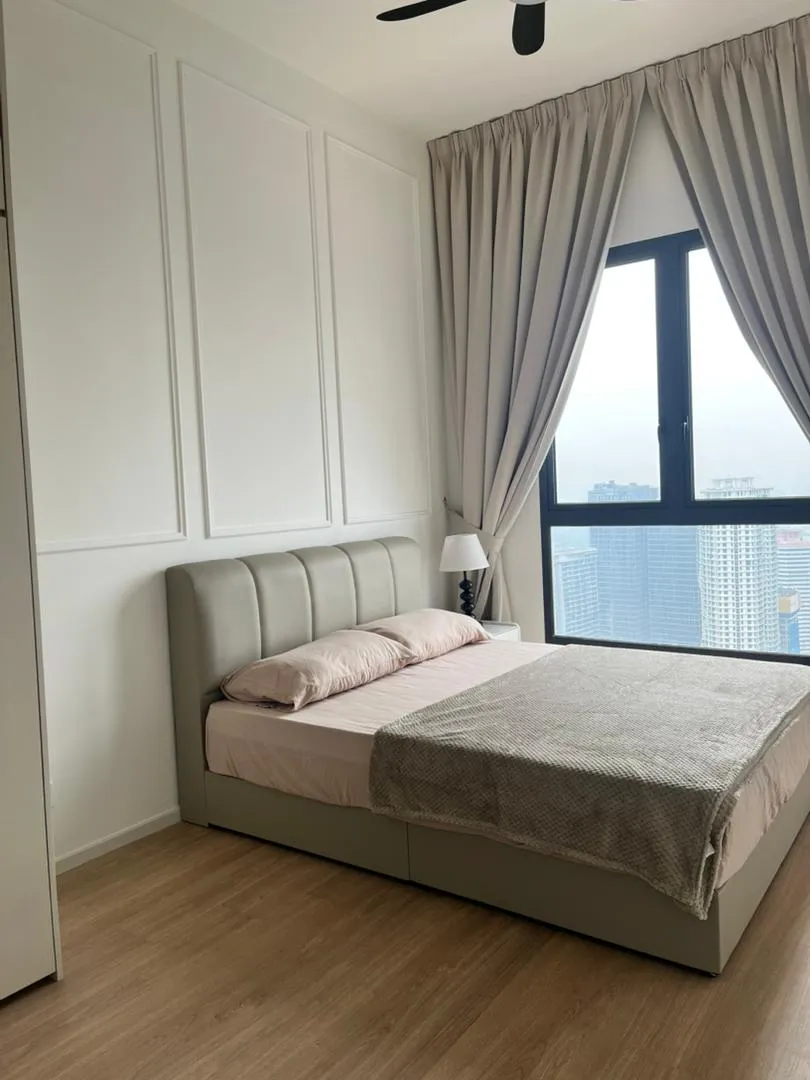 Laurel Residence unit property photo 8