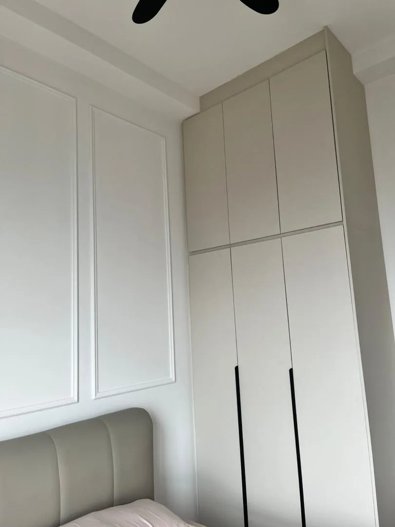 Laurel Residence unit property photo 9