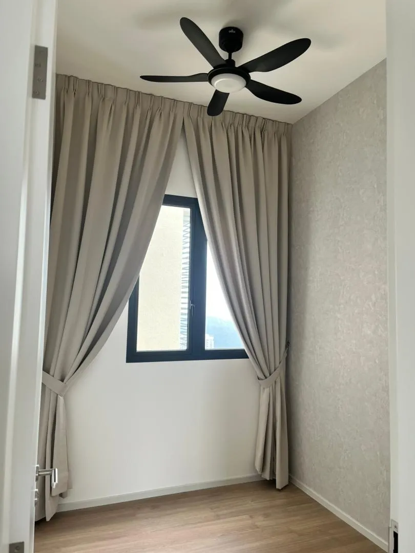 Laurel Residence unit property photo 11