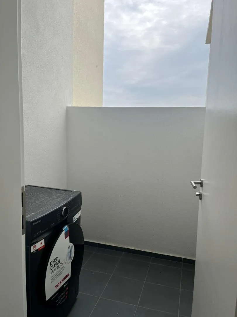Laurel Residence unit property photo 13