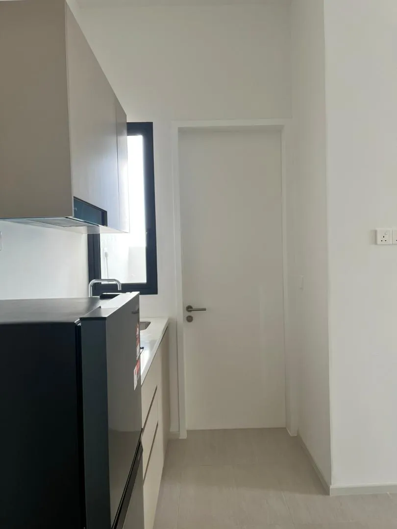 Laurel Residence unit property photo 14