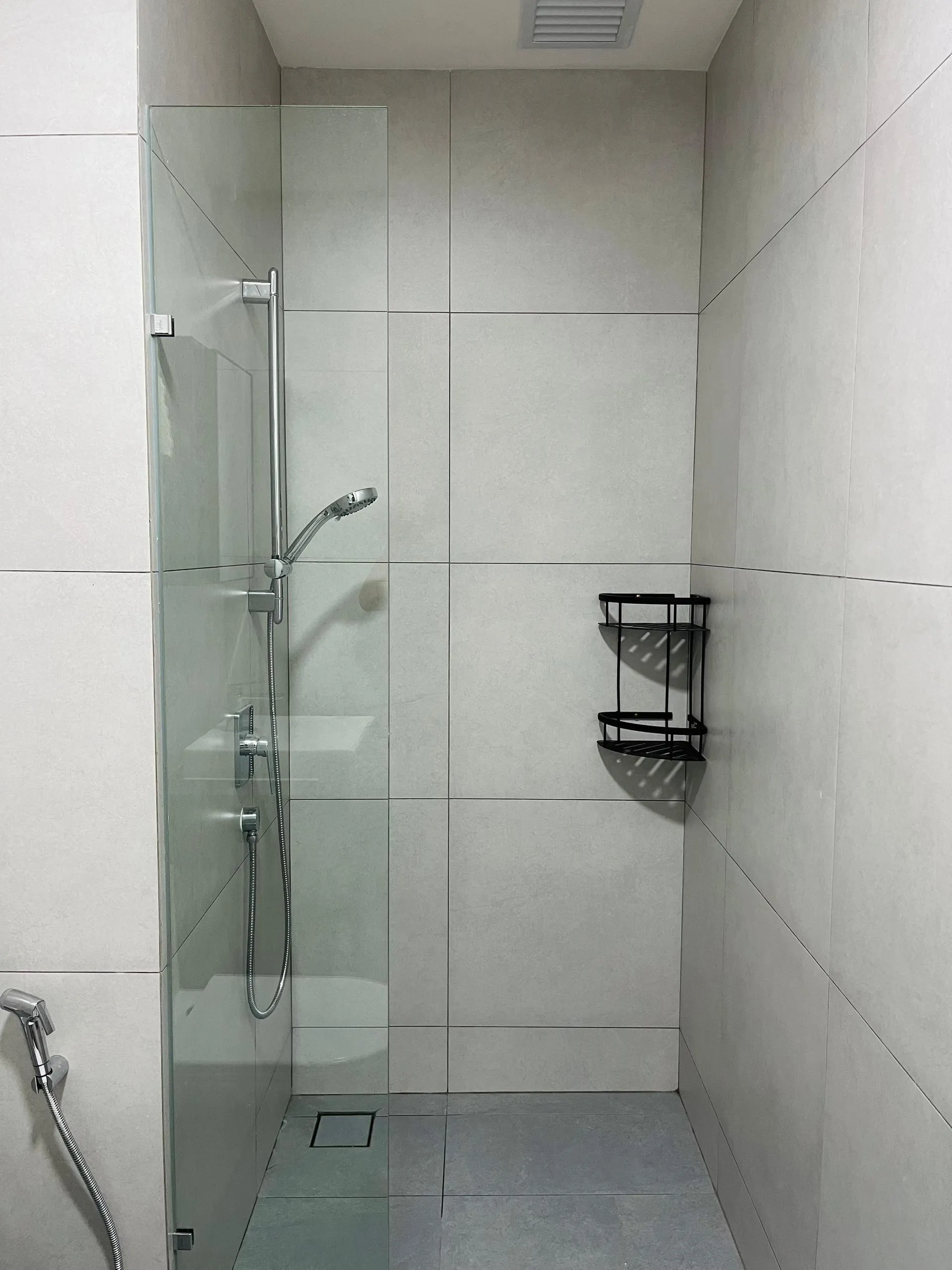 Laurel Residence unit property photo 4
