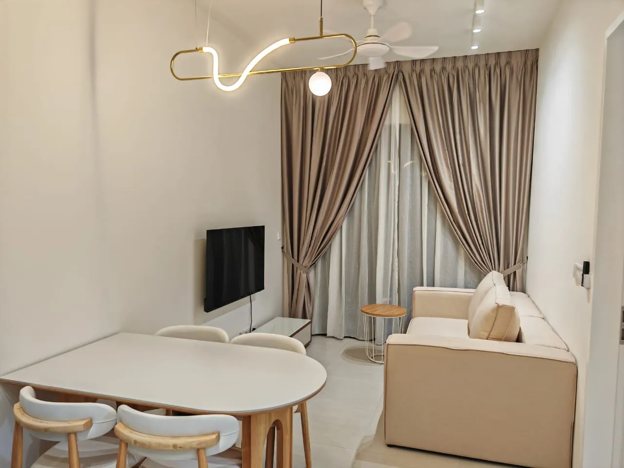 Laurel Residence unit property photo 1