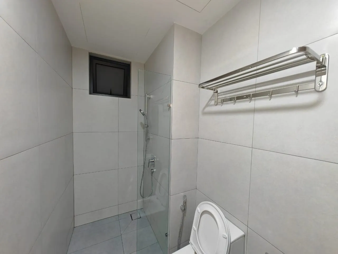 Laurel Residence unit property photo 7