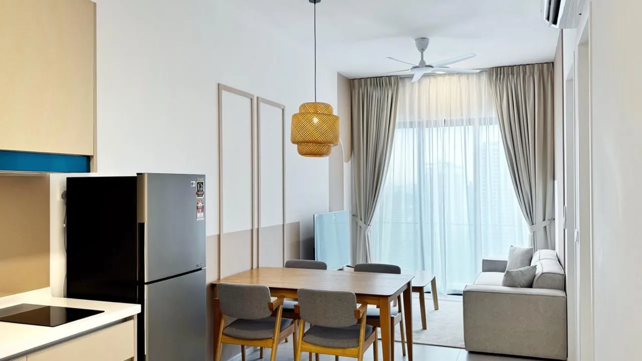 Laurel Residence unit property photo 1