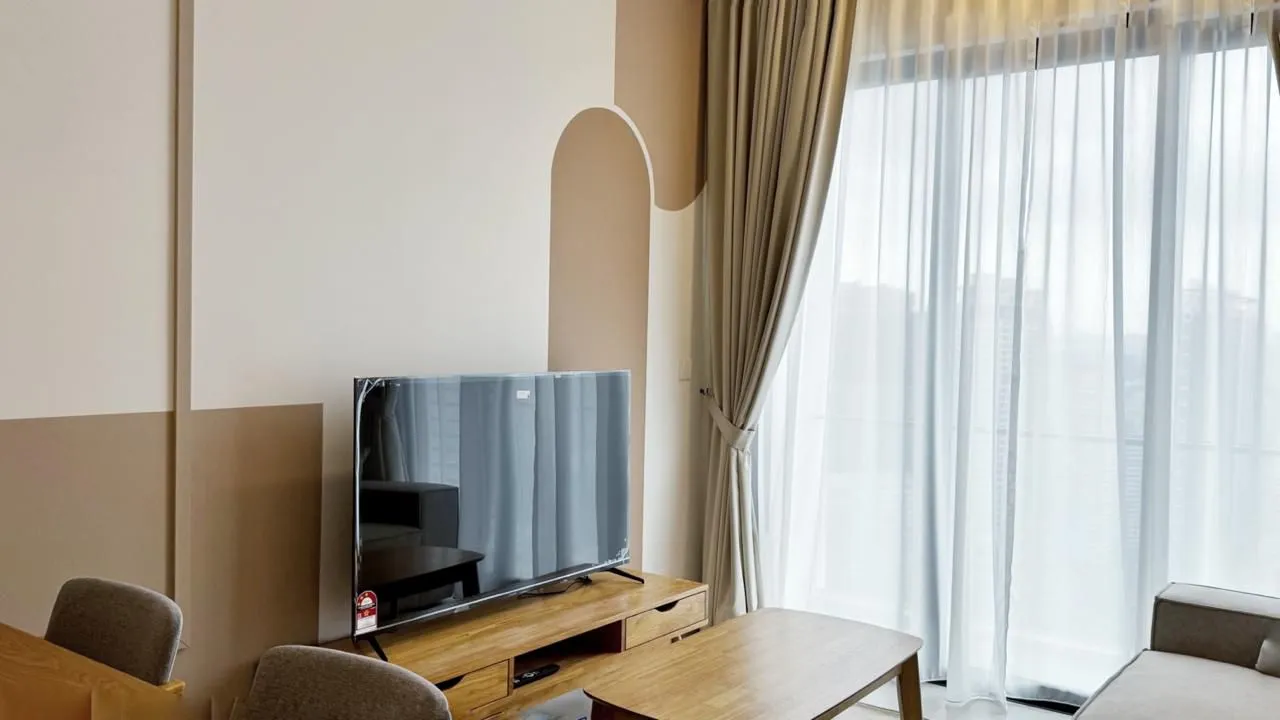 Laurel Residence unit property photo 10