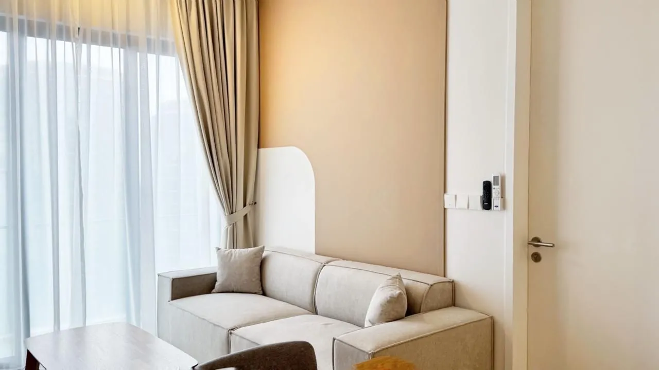 Laurel Residence unit property photo 11