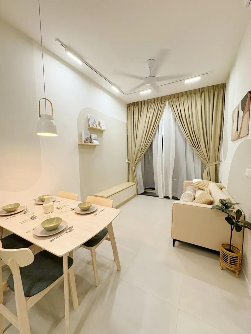 Laurel Residence unit property photo 1