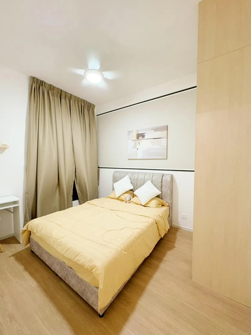 Laurel Residence unit property photo 3