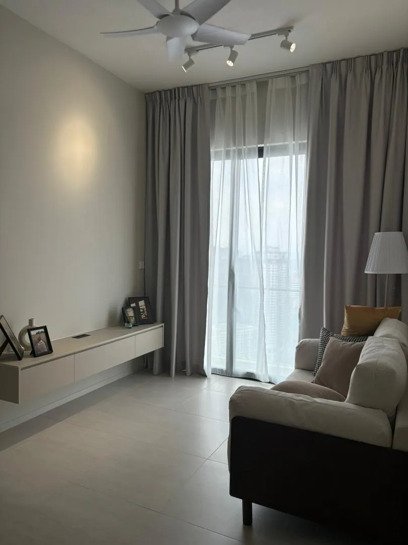 Laurel Residence unit property photo 1