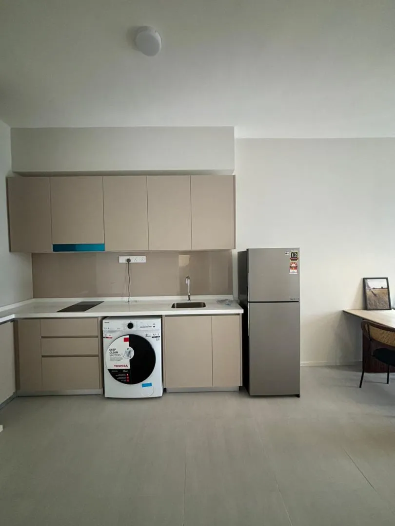 Laurel Residence unit property photo 2
