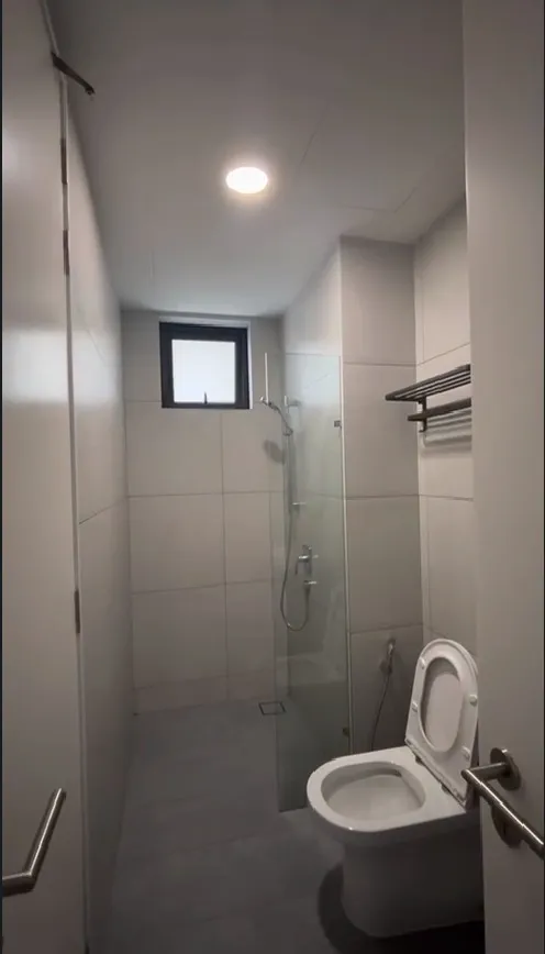 Laurel Residence unit property photo 5