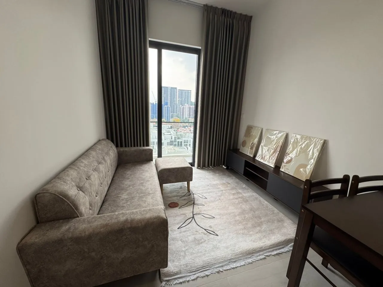Laurel Residence unit property photo 2