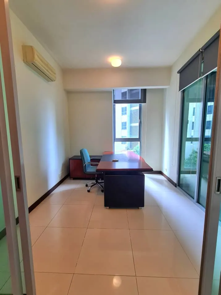 Hampshire Residences unit property photo 9