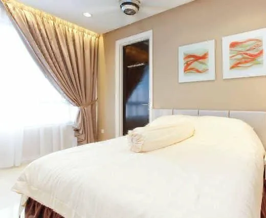 The Capsquare Residences unit property photo 8