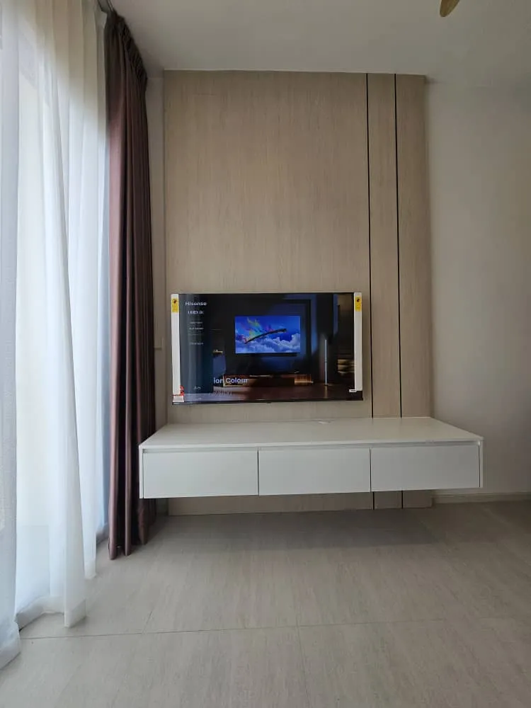 Laurel Residence unit property photo 2