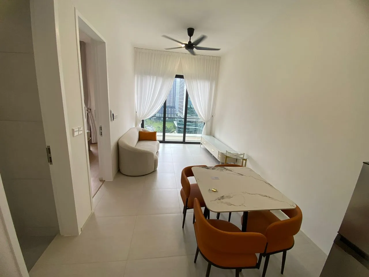 Laurel Residence 2 bedroom unit property photo 2