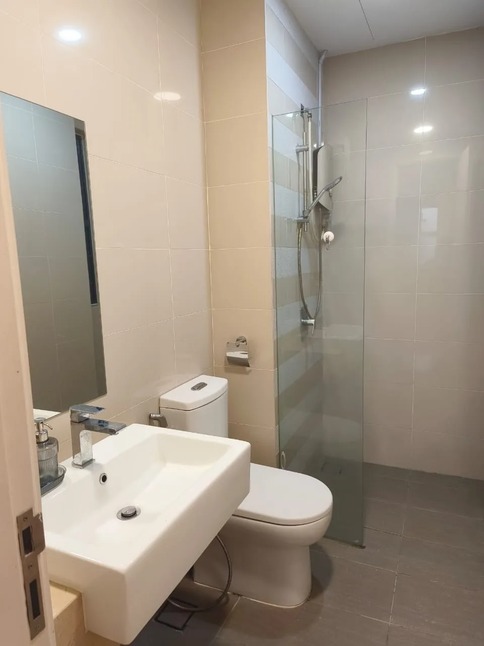 South View Serviced Apartments 2 bedroom unit property photo 11